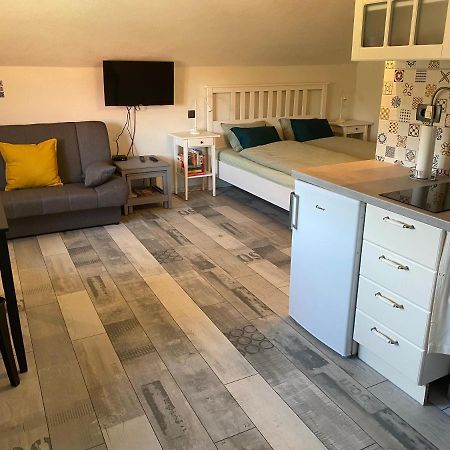 Apartma Obrh Šmarješke Toplice Zewnętrze zdjęcie