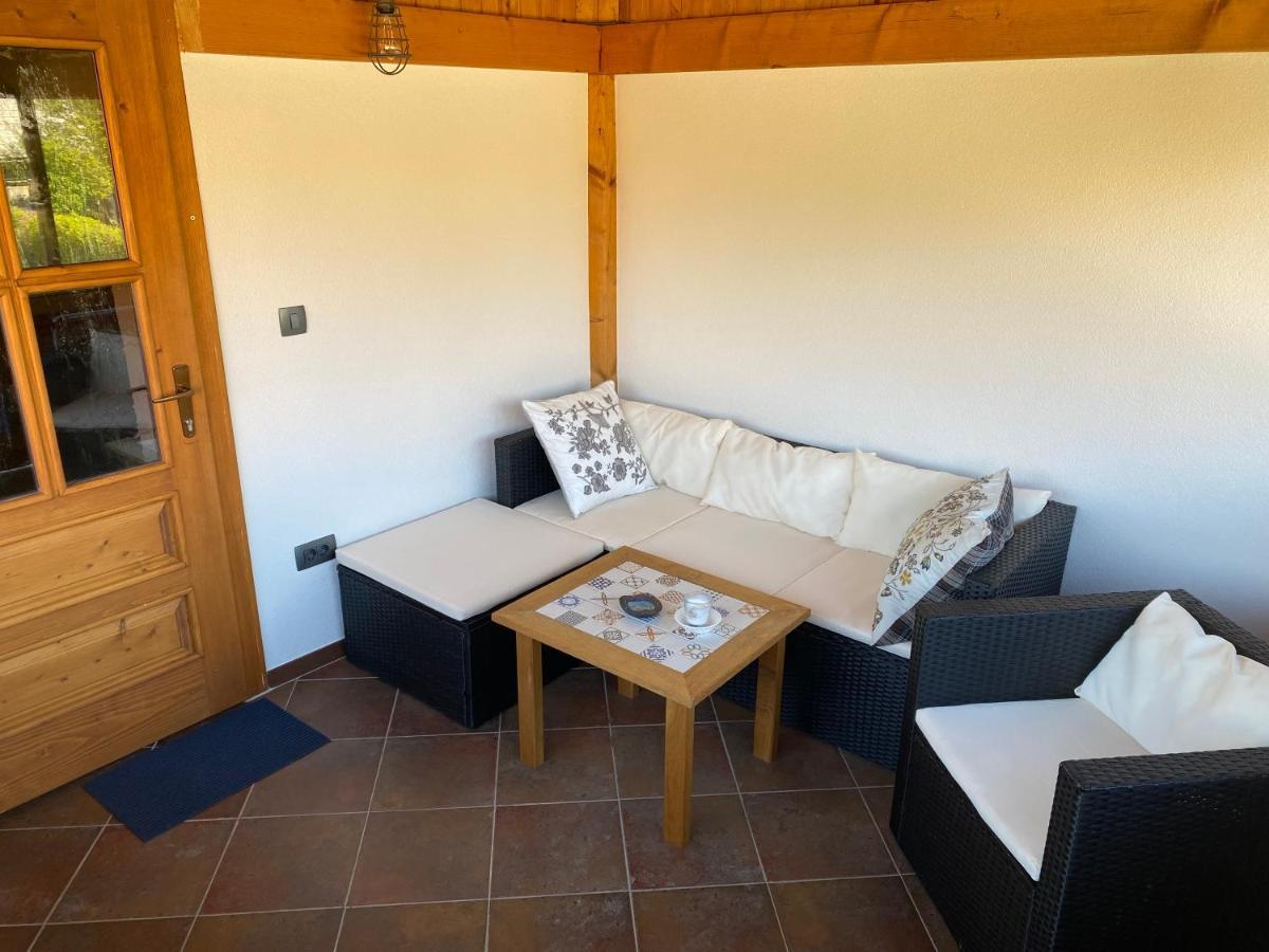 Apartma Obrh Šmarješke Toplice Zewnętrze zdjęcie