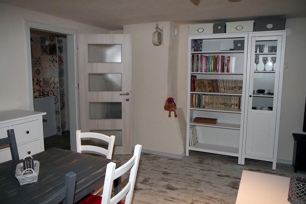 Apartma Obrh Šmarješke Toplice Zewnętrze zdjęcie