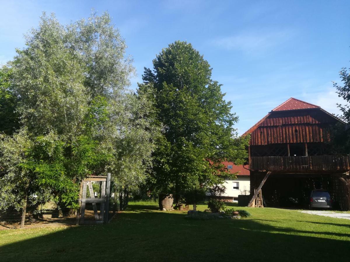 Apartma Obrh Šmarješke Toplice Zewnętrze zdjęcie